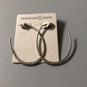 Treasure & Bond Oval Hammered Hoop Earrings Silver